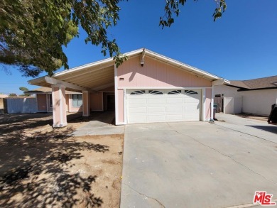 Large and spacious home with 3 BR/ 2 Ba, office, indoor laundry on Tierra Del Sol Golf Course in California - for sale on GolfHomes.com, golf home, golf lot