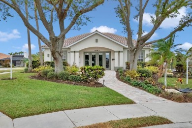 Stunning Lakefront Home in Gated Community - Perfect for Your on Plantation Golf and Country Club in Florida - for sale on GolfHomes.com, golf home, golf lot