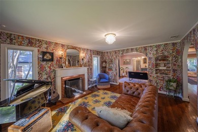 This beautifully renovated 1940 West Kessler home honors its on Stevens Park Golf Course in Texas - for sale on GolfHomes.com, golf home, golf lot