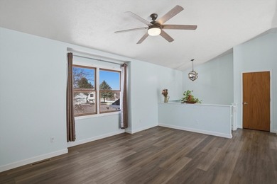 WELCOME HOME to this split level home that is ready for a new on Savannah Oaks Golf Club of Candlewick Lake in Illinois - for sale on GolfHomes.com, golf home, golf lot