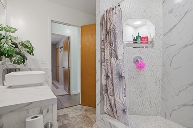 WELCOME HOME to this split level home that is ready for a new on Savannah Oaks Golf Club of Candlewick Lake in Illinois - for sale on GolfHomes.com, golf home, golf lot