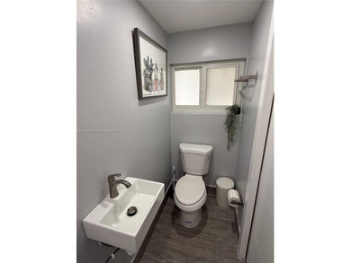 3/2 waterfront pool home in desirable Cooper City. Open-concept on Cooper Colony Country Club in Florida - for sale on GolfHomes.com, golf home, golf lot