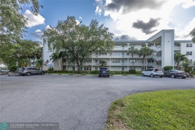 We have a Motivated Seller, Don't miss out on this wonderful on Wynmoor Golf Course in Florida - for sale on GolfHomes.com, golf home, golf lot