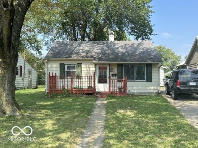 Cute 2-bedroom bungalow in Meadowbrook! Many updates completed on Meadowbrook Golf Course in Indiana - for sale on GolfHomes.com, golf home, golf lot