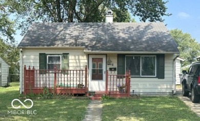 Cute 2-bedroom bungalow in Meadowbrook! Many updates completed on Meadowbrook Golf Course in Indiana - for sale on GolfHomes.com, golf home, golf lot