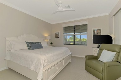 Dramatic price reduction on this gorgeous end unit villa located on Sarasota National Golf Club in Florida - for sale on GolfHomes.com, golf home, golf lot