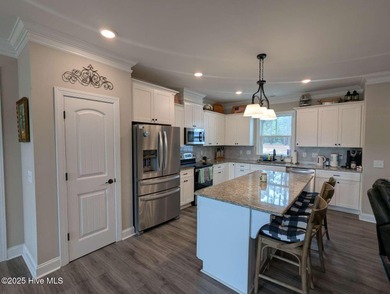 *MOTIVATED SELLERS* Discover unparalleled golf course living at on Seven Lakes Country Club in North Carolina - for sale on GolfHomes.com, golf home, golf lot