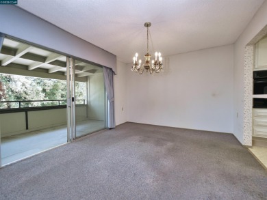 Spacious 2 Bedroom / 1 Bath Condominium located in Rossmoor, an on Rossmoor Golf Course in California - for sale on GolfHomes.com, golf home, golf lot