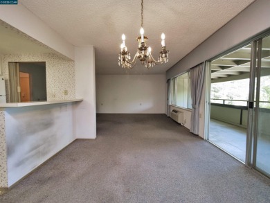 Spacious 2 Bedroom / 1 Bath Condominium located in Rossmoor, an on Rossmoor Golf Course in California - for sale on GolfHomes.com, golf home, golf lot