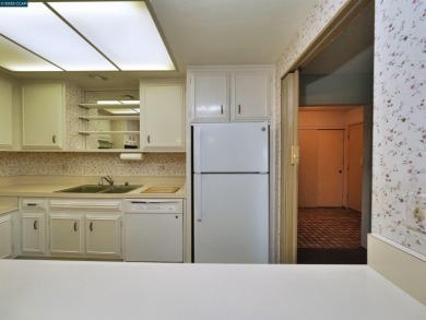 Spacious 2 Bedroom / 1 Bath Condominium located in Rossmoor, an on Rossmoor Golf Course in California - for sale on GolfHomes.com, golf home, golf lot