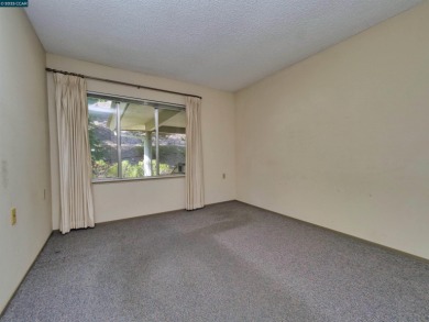 Spacious 2 Bedroom / 1 Bath Condominium located in Rossmoor, an on Rossmoor Golf Course in California - for sale on GolfHomes.com, golf home, golf lot