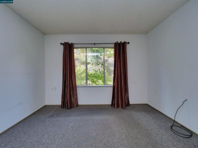 Spacious 2 Bedroom / 1 Bath Condominium located in Rossmoor, an on Rossmoor Golf Course in California - for sale on GolfHomes.com, golf home, golf lot