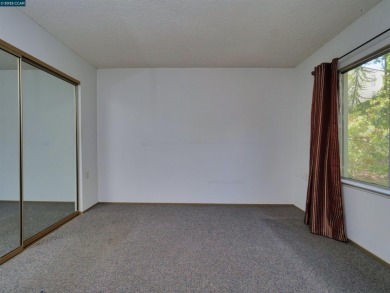 Spacious 2 Bedroom / 1 Bath Condominium located in Rossmoor, an on Rossmoor Golf Course in California - for sale on GolfHomes.com, golf home, golf lot