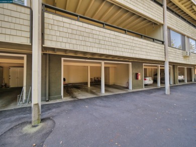 Spacious 2 Bedroom / 1 Bath Condominium located in Rossmoor, an on Rossmoor Golf Course in California - for sale on GolfHomes.com, golf home, golf lot