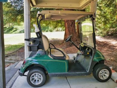 Spacious 2 Bedroom / 1 Bath Condominium located in Rossmoor, an on Rossmoor Golf Course in California - for sale on GolfHomes.com, golf home, golf lot