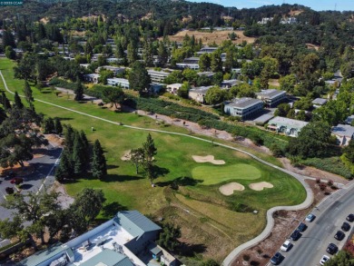 Price recently reduced...  Spacious 2 Bedroom / 1 Bath on Rossmoor Golf Course in California - for sale on GolfHomes.com, golf home, golf lot