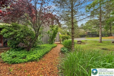 Turnkey Mountain Escape with Slope-Side Access - Snow Ridge on Jack Frost National Golf Course in Pennsylvania - for sale on GolfHomes.com, golf home, golf lot