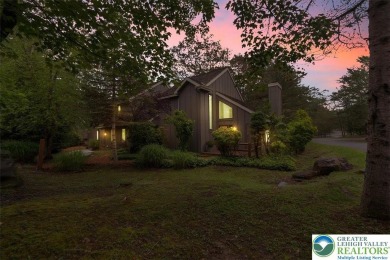 Turnkey Mountain Escape with Slope-Side Access - Snow Ridge on Jack Frost National Golf Course in Pennsylvania - for sale on GolfHomes.com, golf home, golf lot
