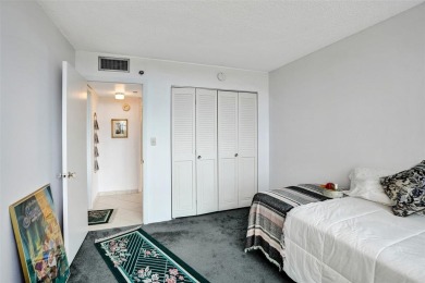 Bright and spacious CORNER unit in the desirable 55+ community on Pembroke Lakes Golf Club in Florida - for sale on GolfHomes.com, golf home, golf lot