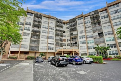 Bright and spacious CORNER unit in the desirable 55+ community on Pembroke Lakes Golf Club in Florida - for sale on GolfHomes.com, golf home, golf lot
