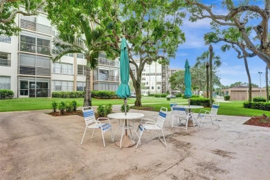 Bright and spacious CORNER unit in the desirable 55+ community on Pembroke Lakes Golf Club in Florida - for sale on GolfHomes.com, golf home, golf lot