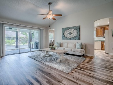 WELL-MAINTAINED  FURNISHED 3/2 WHISPERING PINE DESIGNER HOME on The Links of Spruce Creek in Florida - for sale on GolfHomes.com, golf home, golf lot