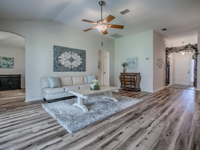 WELL-MAINTAINED  FURNISHED 3/2 WHISPERING PINE DESIGNER HOME on The Links of Spruce Creek in Florida - for sale on GolfHomes.com, golf home, golf lot
