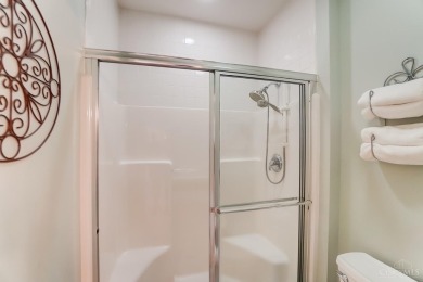 Welcome to this elegant 3-bdrm, 2-ba patio home in Yankee Trace on The Golf Club At Yankee Trace in Ohio - for sale on GolfHomes.com, golf home, golf lot