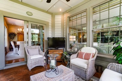 Welcome to this elegant 3-bdrm, 2-ba patio home in Yankee Trace on The Golf Club At Yankee Trace in Ohio - for sale on GolfHomes.com, golf home, golf lot