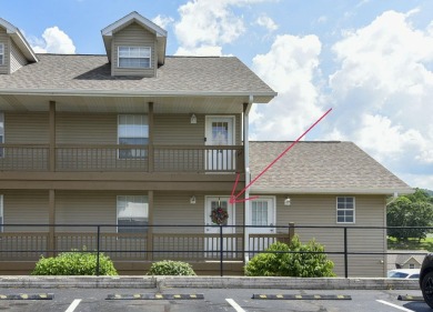 Welcome to easy living in the heart of Branson! This charming on Pointe Royale Village Country Club in Missouri - for sale on GolfHomes.com, golf home, golf lot