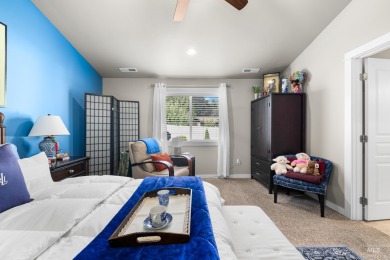 Charming 3 Bed + office/den, 2 Bath Home in Sands Pointe on Hunters Point Golf Club in Idaho - for sale on GolfHomes.com, golf home, golf lot