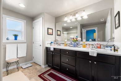 Charming 3 Bed + office/den, 2 Bath Home in Sands Pointe on Hunters Point Golf Club in Idaho - for sale on GolfHomes.com, golf home, golf lot