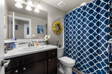 Charming 3 Bed + office/den, 2 Bath Home in Sands Pointe on Hunters Point Golf Club in Idaho - for sale on GolfHomes.com, golf home, golf lot