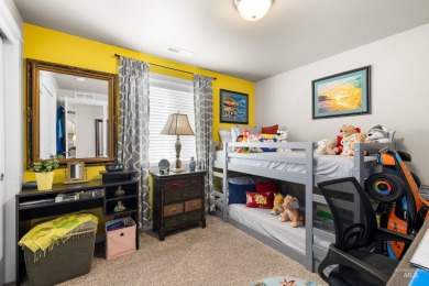 Charming 3 Bed + office/den, 2 Bath Home in Sands Pointe on Hunters Point Golf Club in Idaho - for sale on GolfHomes.com, golf home, golf lot