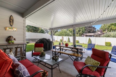 Charming 3 Bed + office/den, 2 Bath Home in Sands Pointe on Hunters Point Golf Club in Idaho - for sale on GolfHomes.com, golf home, golf lot