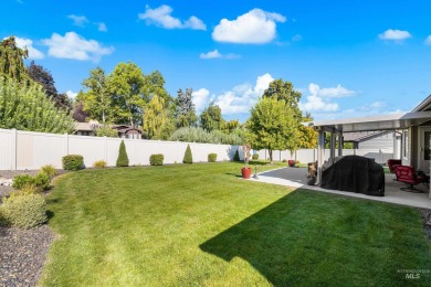 Charming 3 Bed + office/den, 2 Bath Home in Sands Pointe on Hunters Point Golf Club in Idaho - for sale on GolfHomes.com, golf home, golf lot