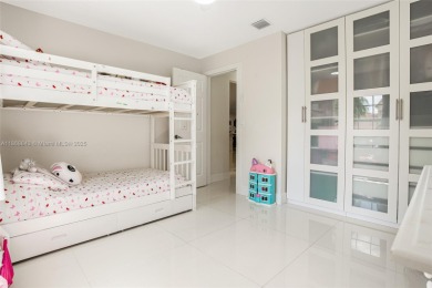 Location!! Just listed in Weston. Beautiful 2- Bedrooms on Bonaventure Country Club in Florida - for sale on GolfHomes.com, golf home, golf lot