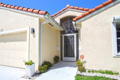 Location!! Just listed in Weston. Beautiful 2- Bedrooms on Bonaventure Country Club in Florida - for sale on GolfHomes.com, golf home, golf lot