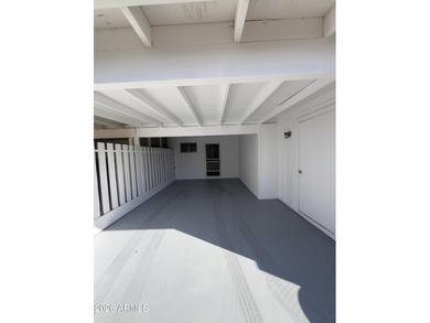 WELCOME TO EASY, LOW MAINTENCE LIVING IN THE HEART OF SUN CITY'S on Sun City Lakes West and East in Arizona - for sale on GolfHomes.com, golf home, golf lot