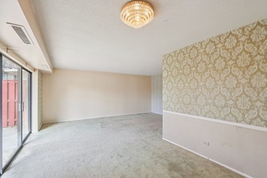 Enjoy comfort and control with this first-floor condo in on Twin Lakes Golf Course in Illinois - for sale on GolfHomes.com, golf home, golf lot