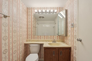 Enjoy comfort and control with this first-floor condo in on Twin Lakes Golf Course in Illinois - for sale on GolfHomes.com, golf home, golf lot