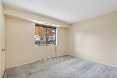 Enjoy comfort and control with this first-floor condo in on Twin Lakes Golf Course in Illinois - for sale on GolfHomes.com, golf home, golf lot