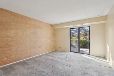 Enjoy comfort and control with this first-floor condo in on Twin Lakes Golf Course in Illinois - for sale on GolfHomes.com, golf home, golf lot