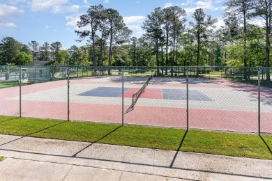 This beautifully maintained 3-bedroom, 2-bath home features a on Heron Point Golf Club in South Carolina - for sale on GolfHomes.com, golf home, golf lot