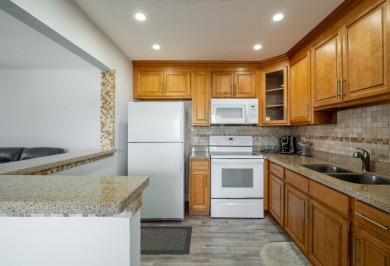 BEAUTIFULLY UPDATED 1/1.1 FULLY FURNISHED TOP CORNER UNIT WITH on Addison Reserve in Florida - for sale on GolfHomes.com, golf home, golf lot