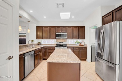 Welcome to country club living at its finest! Perfectly on Anthem Golf and Country Club  in Arizona - for sale on GolfHomes.com, golf home, golf lot
