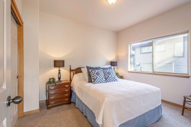 Discover this charming single-level home perfectly positioned on on Eagle Crest Golf Resort - Resort Course in Oregon - for sale on GolfHomes.com, golf home, golf lot