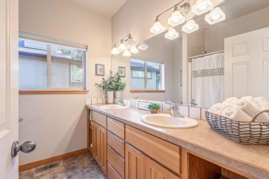 Discover this charming single-level home perfectly positioned on on Eagle Crest Golf Resort - Resort Course in Oregon - for sale on GolfHomes.com, golf home, golf lot