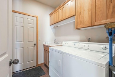 Discover this charming single-level home perfectly positioned on on Eagle Crest Golf Resort - Resort Course in Oregon - for sale on GolfHomes.com, golf home, golf lot