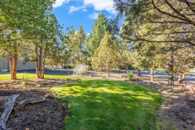 Discover this charming single-level home perfectly positioned on on Eagle Crest Golf Resort - Resort Course in Oregon - for sale on GolfHomes.com, golf home, golf lot